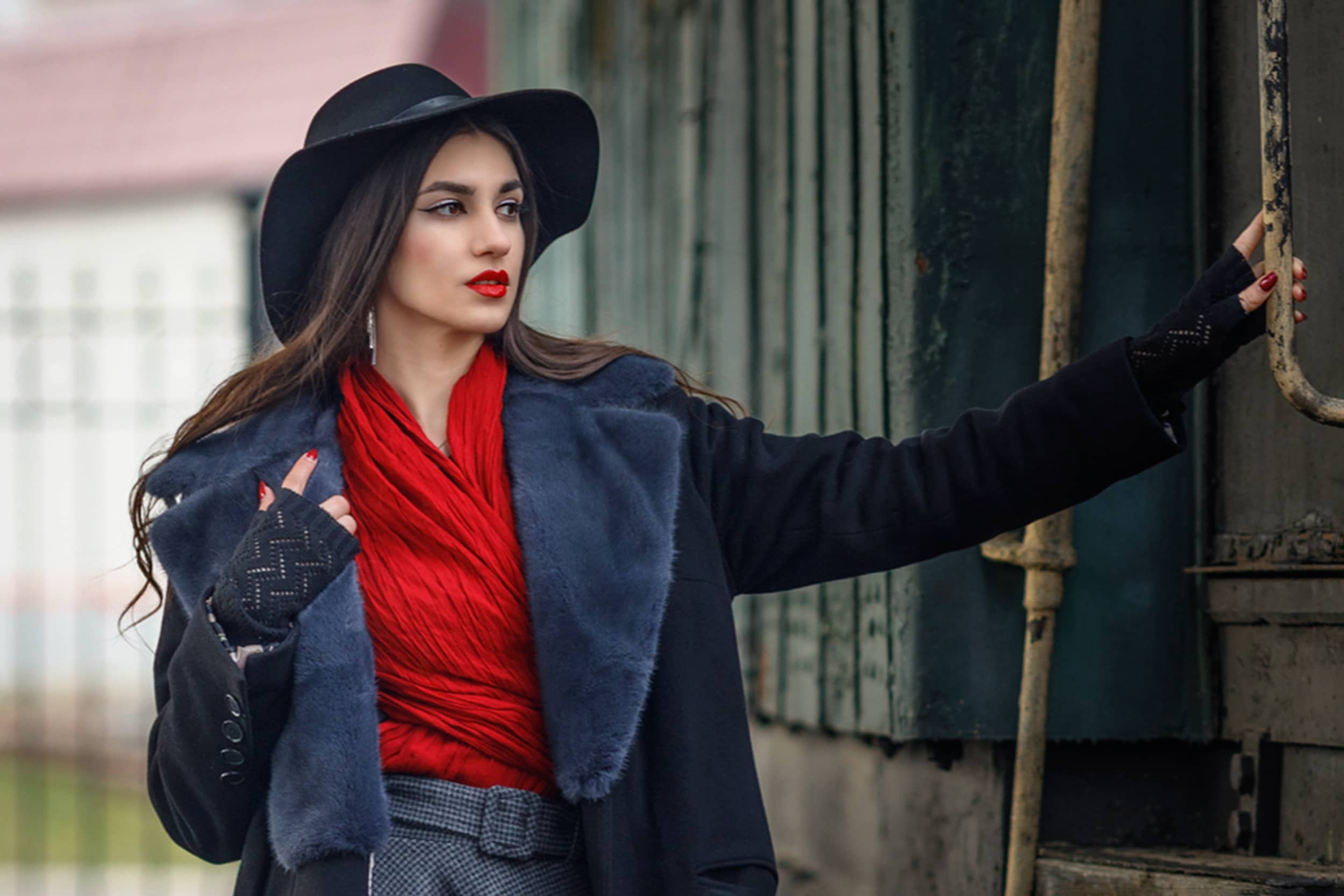 Eine Kapselgarderobe aufbauen: Ihr Ticket zu mühelosem Stil