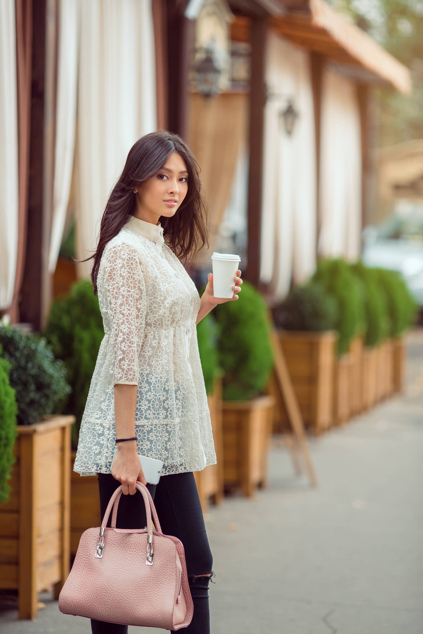 Hier sind einige stilvolle Outfit-Ideen, die perfekt für ein Date-Night sind: