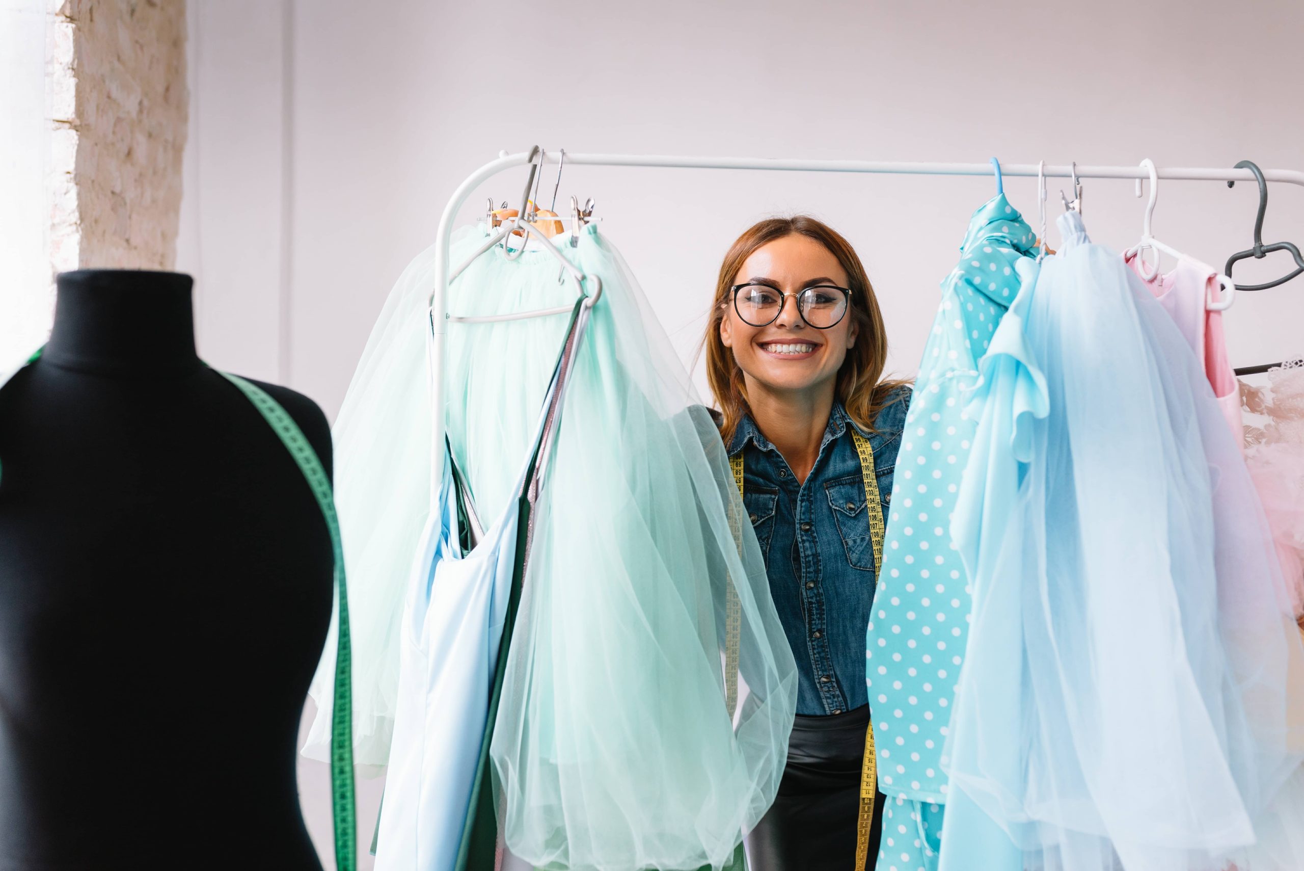 Lässige Kleider, perfekt für einen mühelos stilvollen Alltagslook