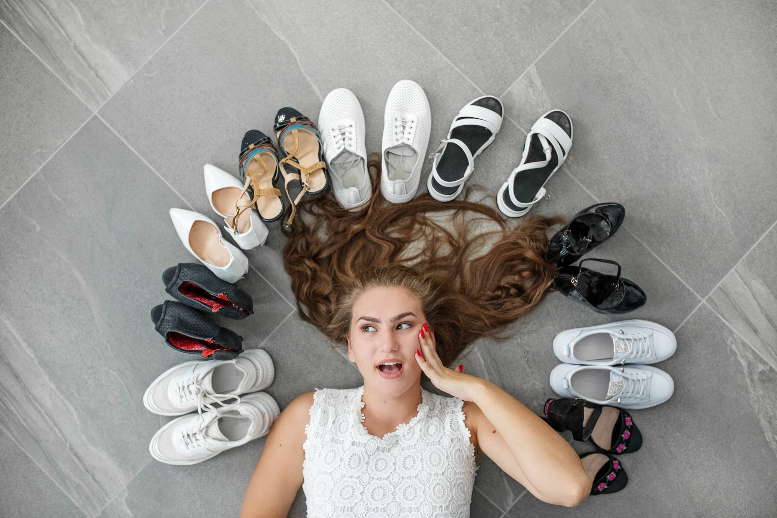 Möglichkeiten, Schuhe mit Ihrem Outfit zu koordinieren